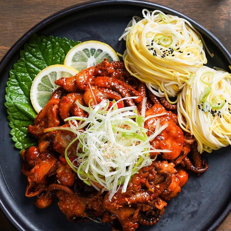 강원더몰,[홍익상회] 봄내쭈꾸미 300g x 3팩 매콤달콤 쫄깃탱글